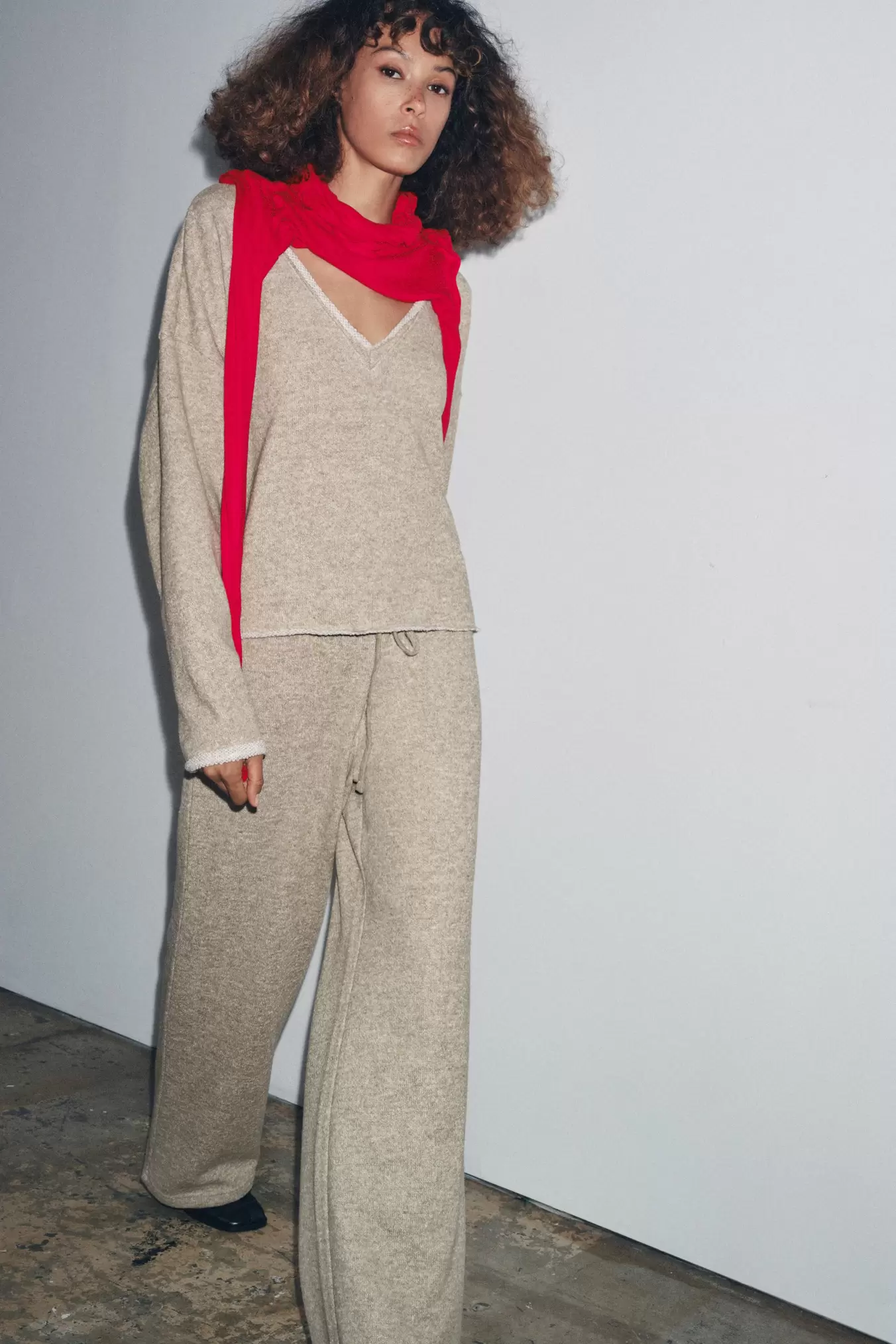 RUSTIC V-NECK SWEATSHIRT
