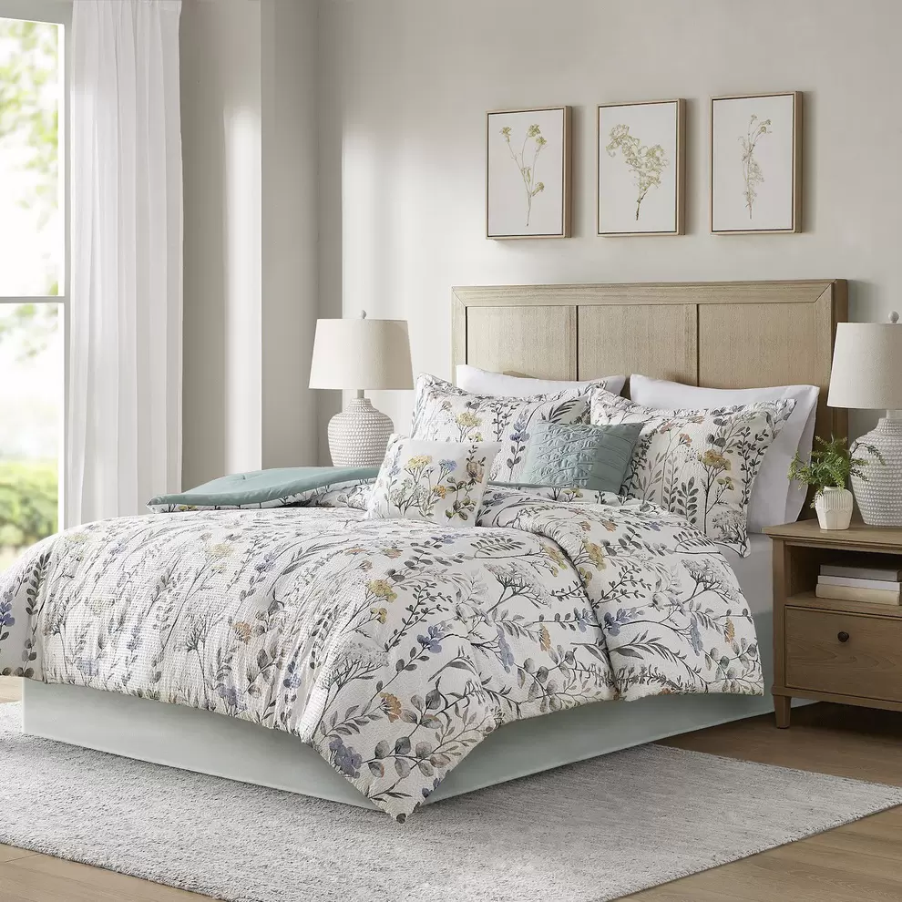 Madison Park Simone 6 pc Comforter Set with Coordinating Pillows