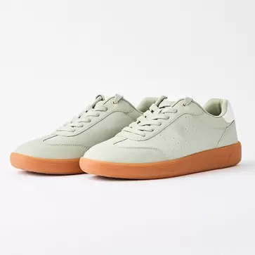 Ladies sneakers
