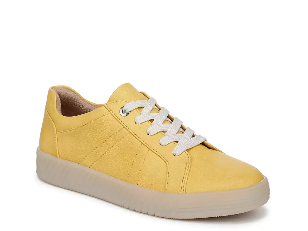 Neela Sneaker