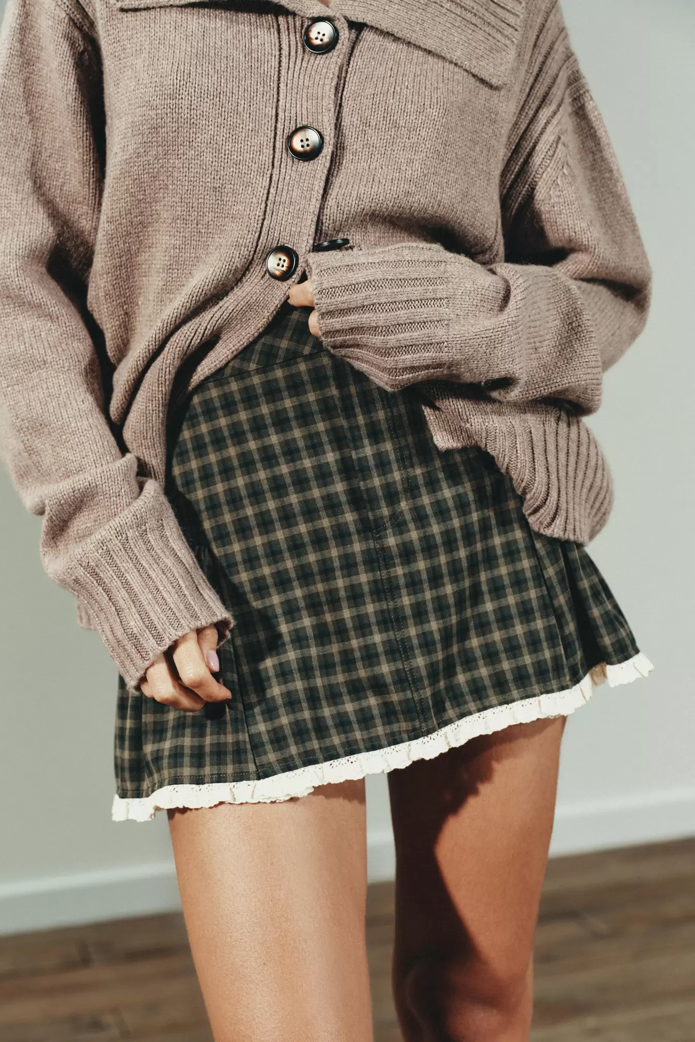 PLAID LACE MINI SKIRT