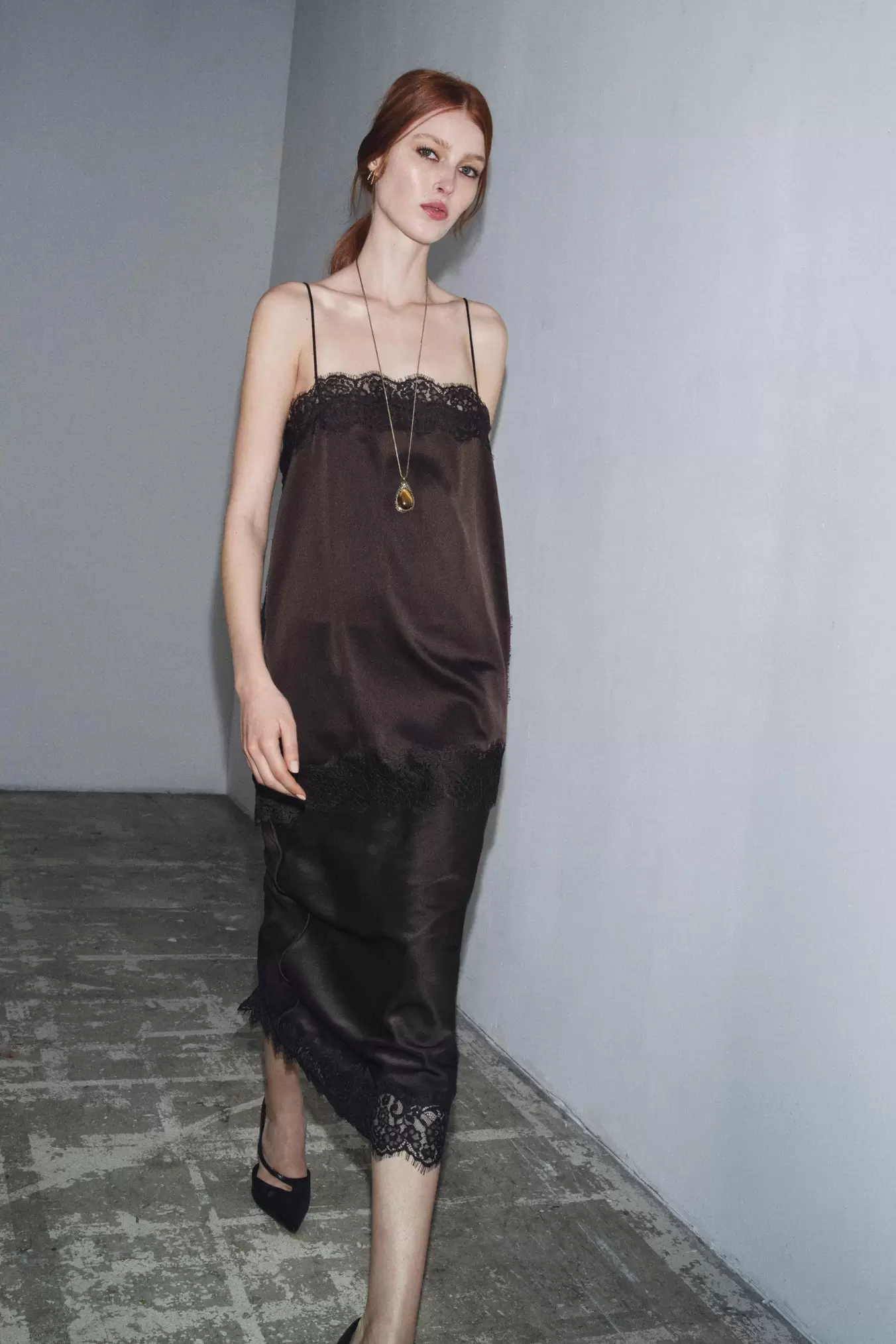 SATIN EFFECT LACE SKIRT ZW COLLECTION