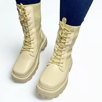 Plum beige chunky sole boot