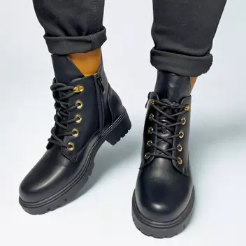 Plum CHUNKY LACE UP black boot