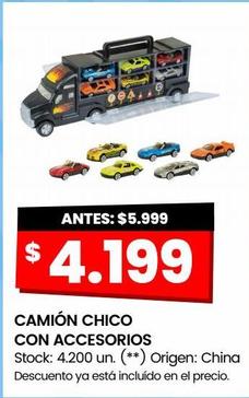 Camión chico con accesorios