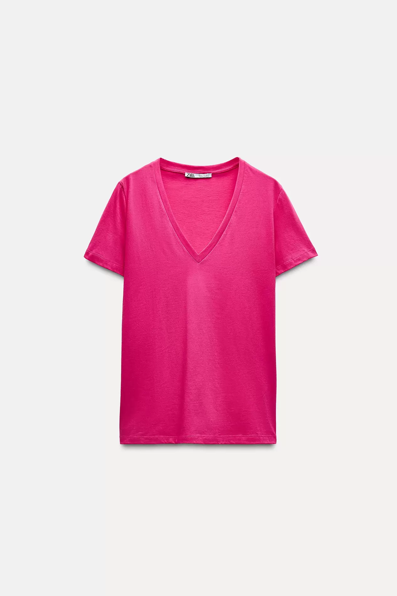 CAMISETA ESCOTE PICO