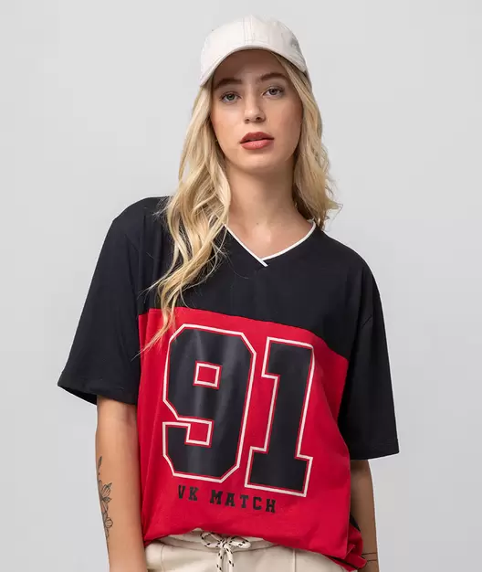 Remerón escote en V jersey fine combinado con DTF - Línea amplia