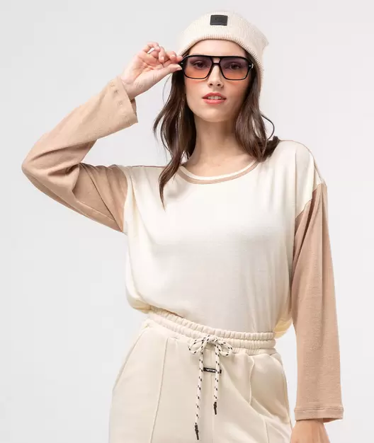 Sweater lanilla angorina mangas caídas con doble boquilla en hombros - Línea suelta