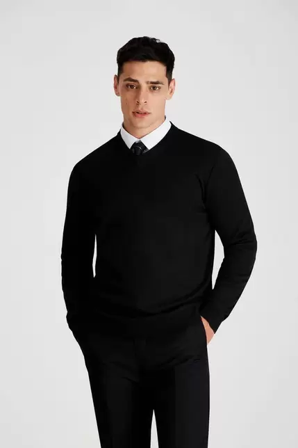 Sweater Escote V Negro