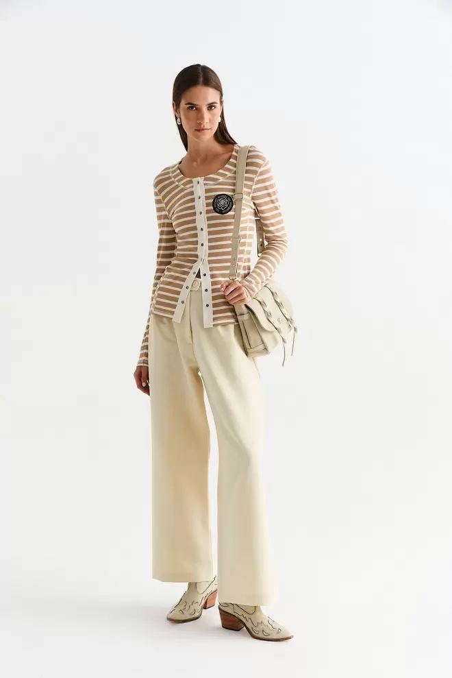 Remera Dione Camel
