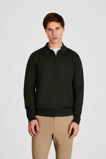 Sweater liso polo verde oscuro