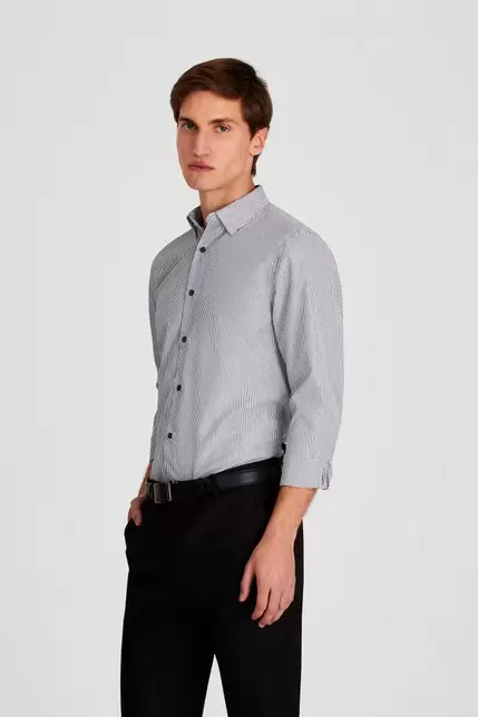 Camisa de vestir rayada gris oscuro