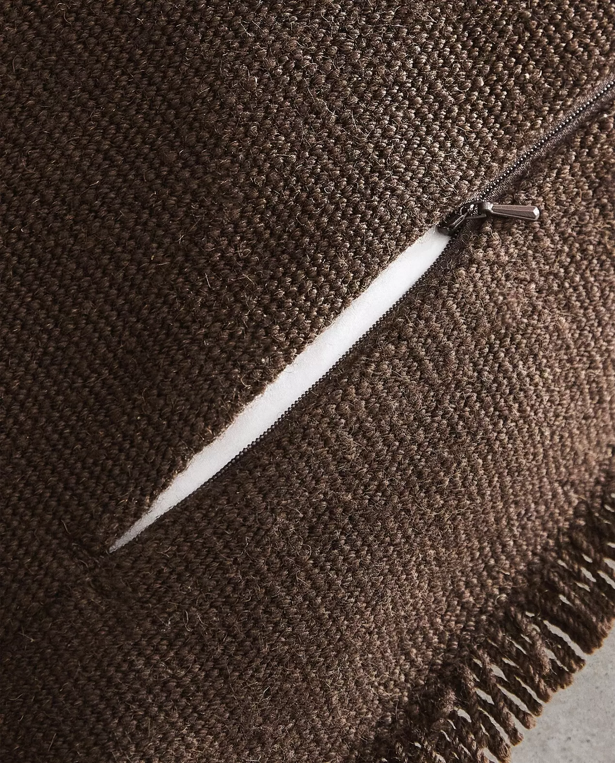 CUSHION 01