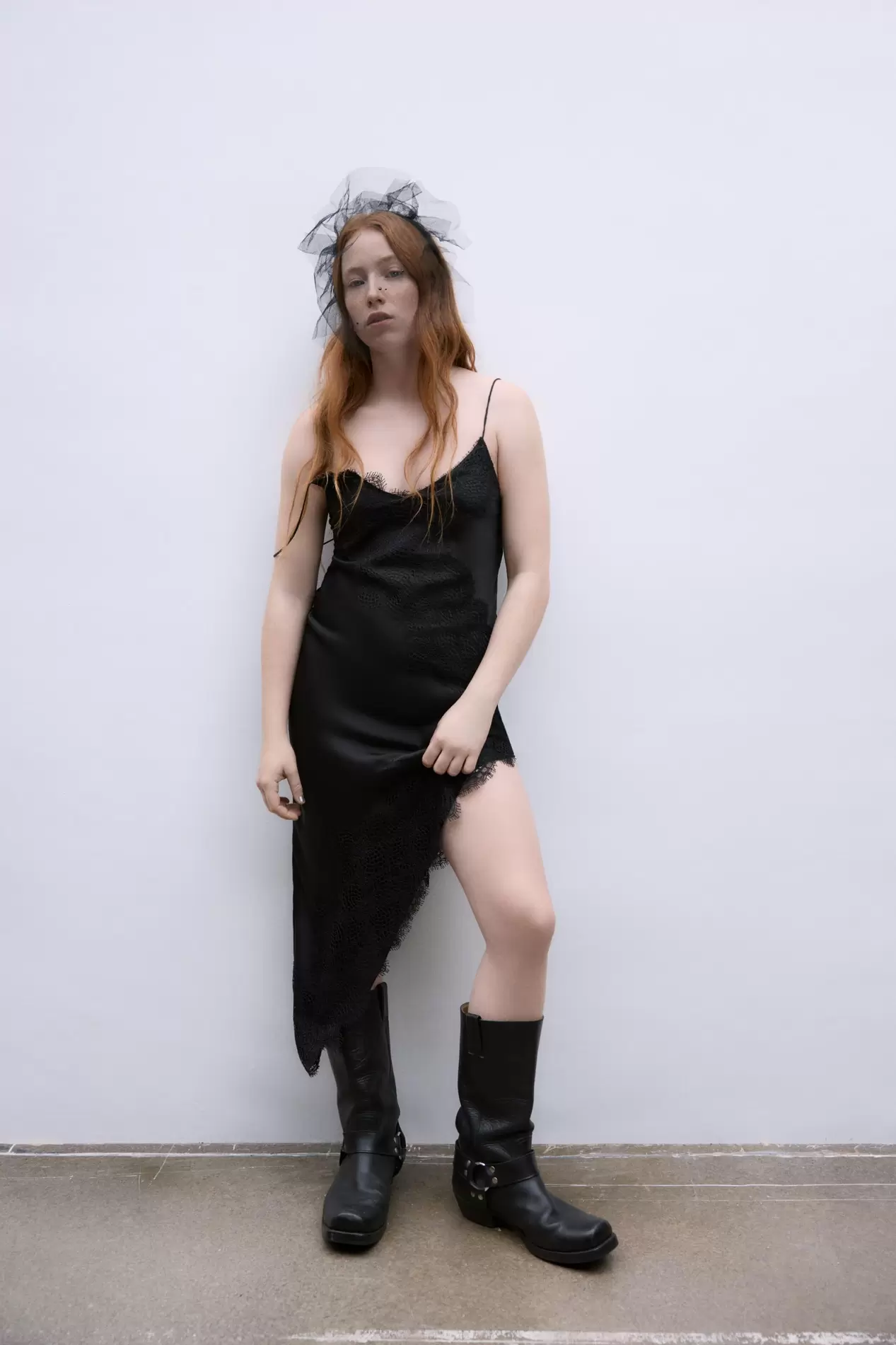 VESTIDO ASIMÉTRICO ENCAJE