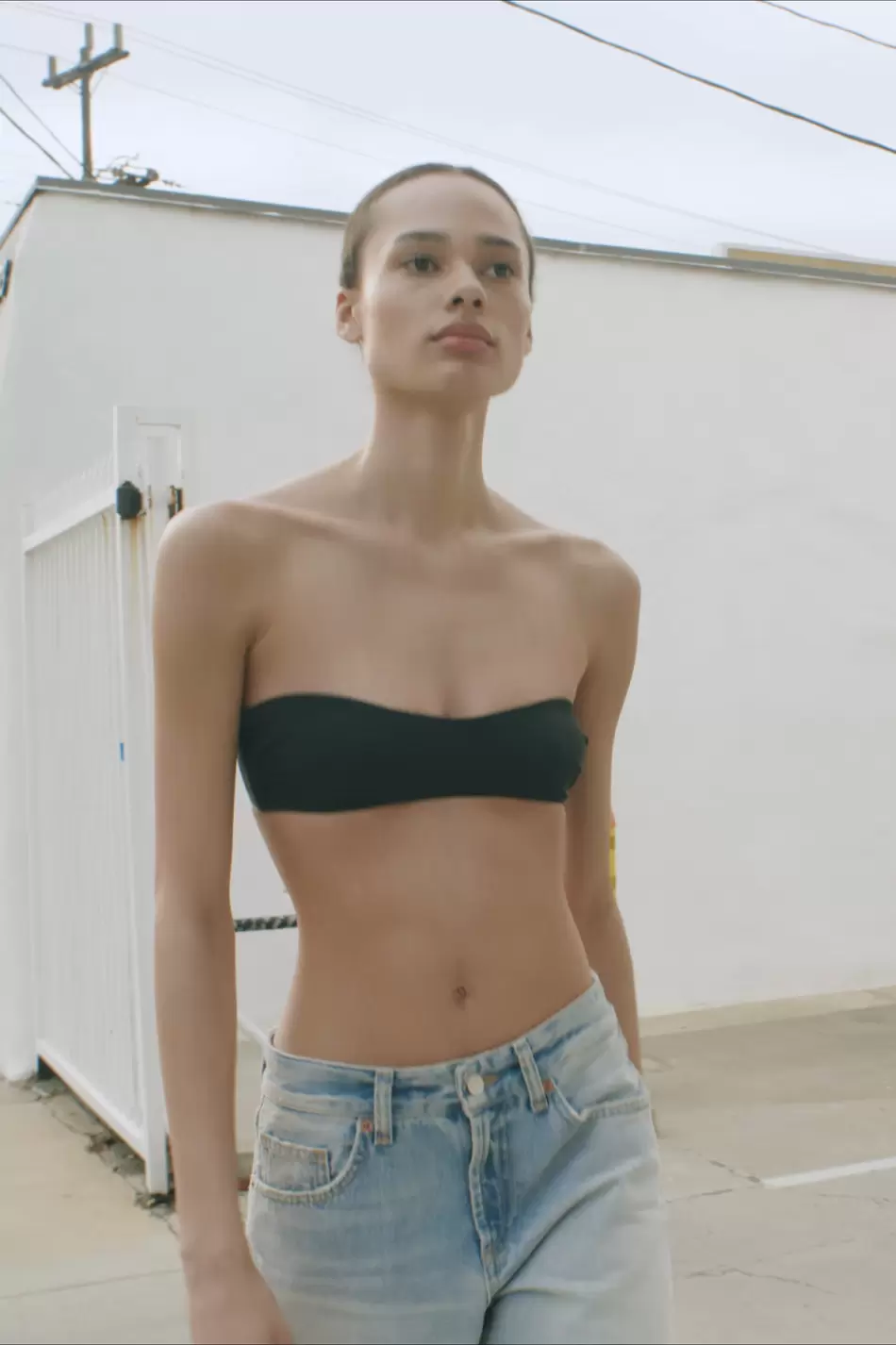 JEANS TRF WIDE LEG ROTOS TIRO MEDIO