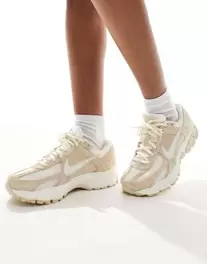 Nike Zoom Vomero 5 SDE trainers in off-white and white