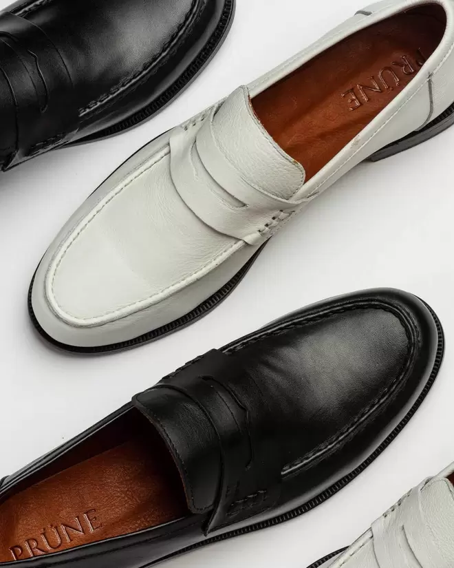 
                                    Mocasín Todd En Cuero Liso                                
                                                                             / OUTLET /                                                                        