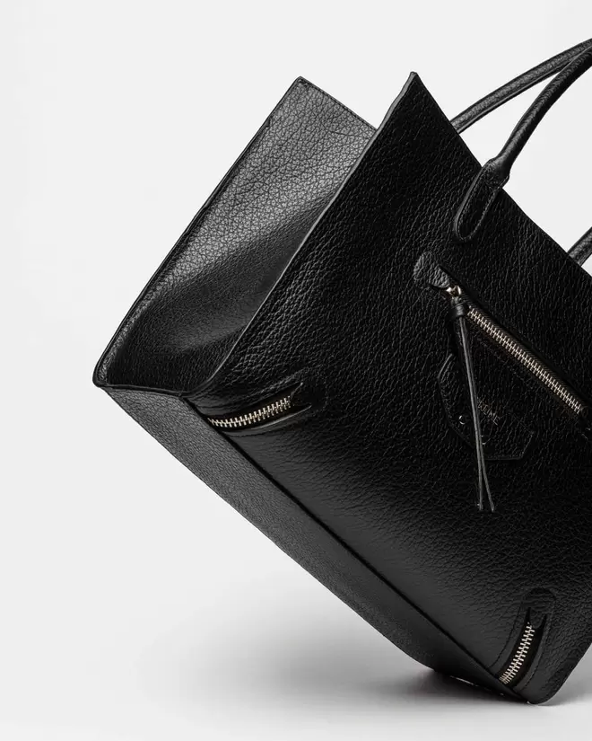 
                                    Bolso Harper En Cuero Graneado                                
                                                                             / OUTLET /                                                                    