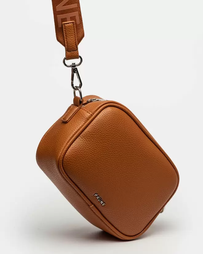 
                                    Mini bag Adisa en cuero graneado                                
                                                                             / OUTLET /                                                                  
