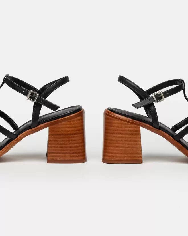 
                                    Sandalia Alta Lola En Cuero Liso                                
                                                                             / OUTLET /                                                                  