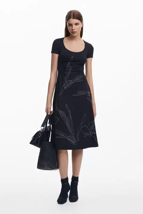Vestido midi siluetas flores