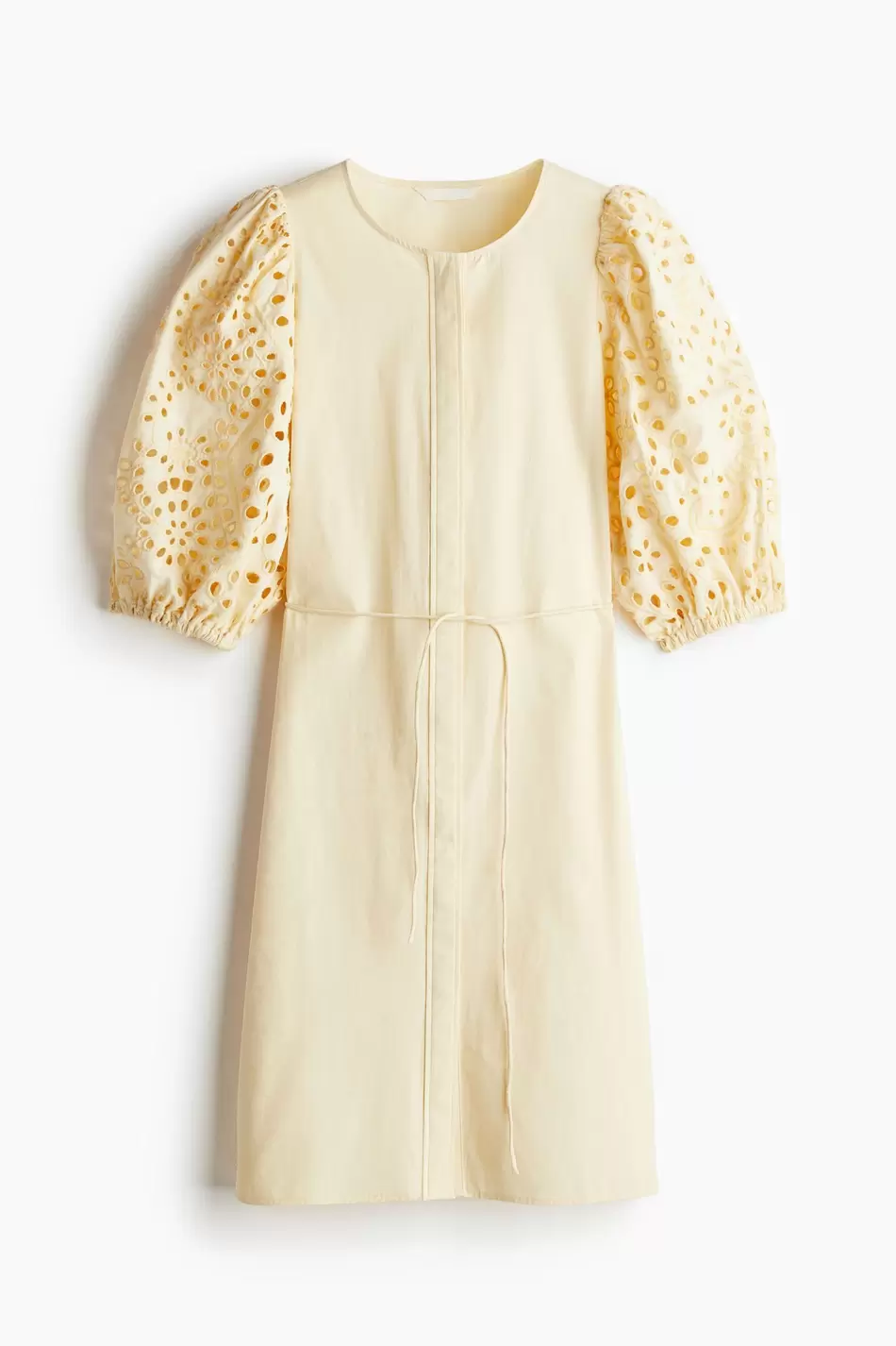Vestido con mangas en broderie inglés