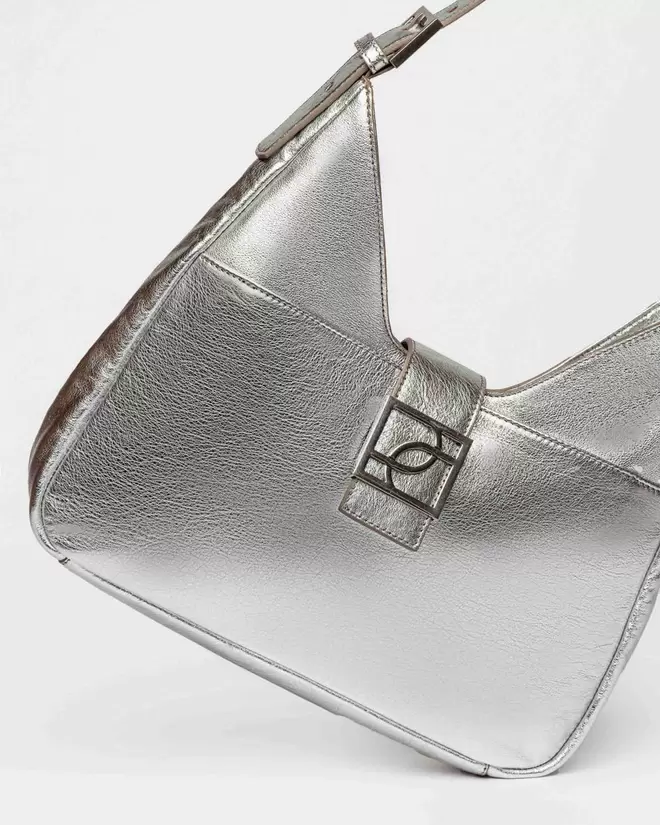 Bolso Signature en cuero graneado metalizado