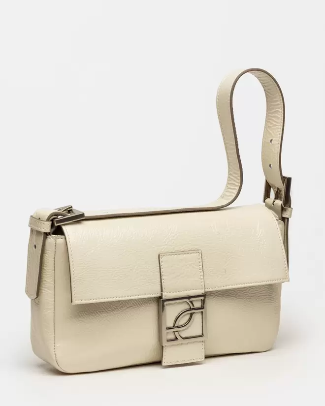 Cartera al hombro Signature en cuero charol