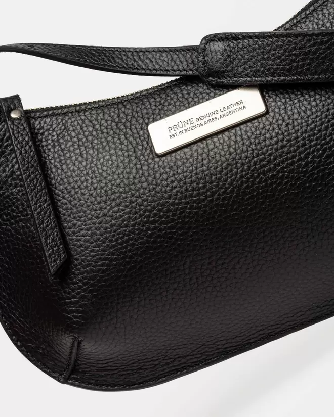 Cartera al hombro Mia en cuero graneado