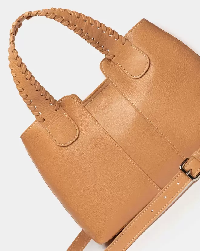 Cartera de mano The Braided en cuero vegetal liso