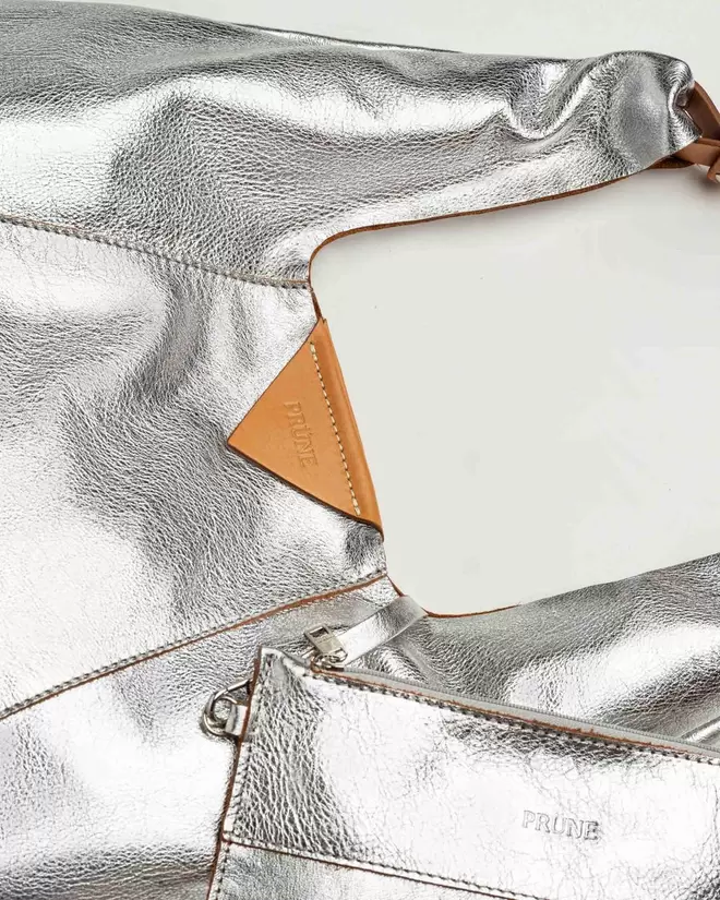 Cartera al hombro The Shopping en cuero graneado metalizado