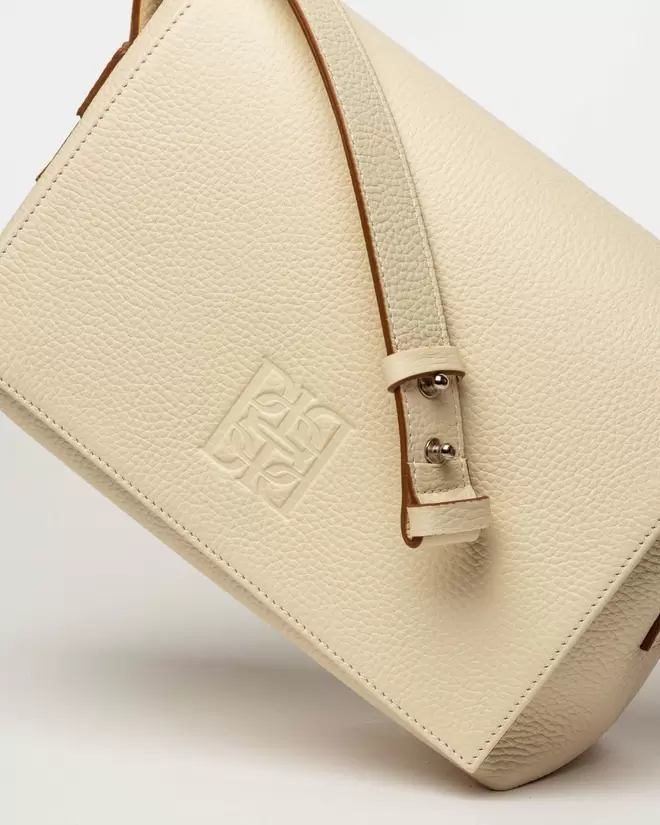 Bandolera Hana en cuero graneado