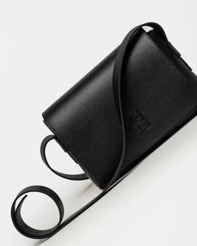 Bandolera Hana en cuero graneado