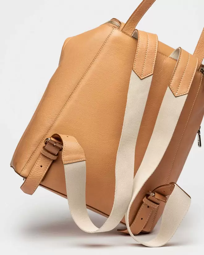 Mochila Mashenka en cuero vegetal liso