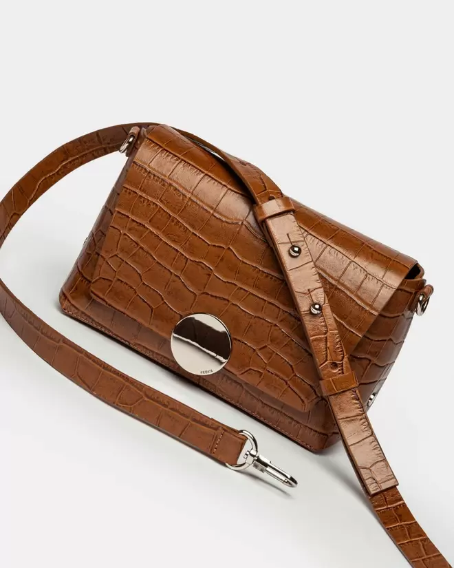 Bandolera Oasis en cuero croco