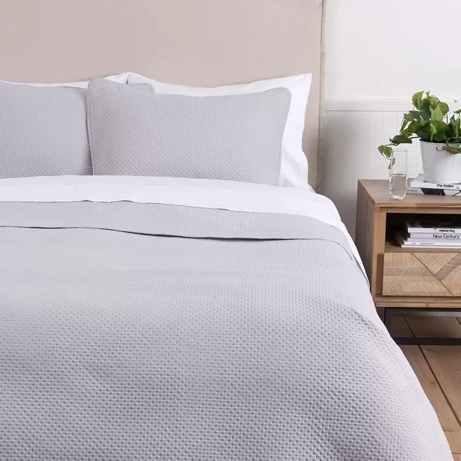 Cubrecama quilt pinsonic king perla