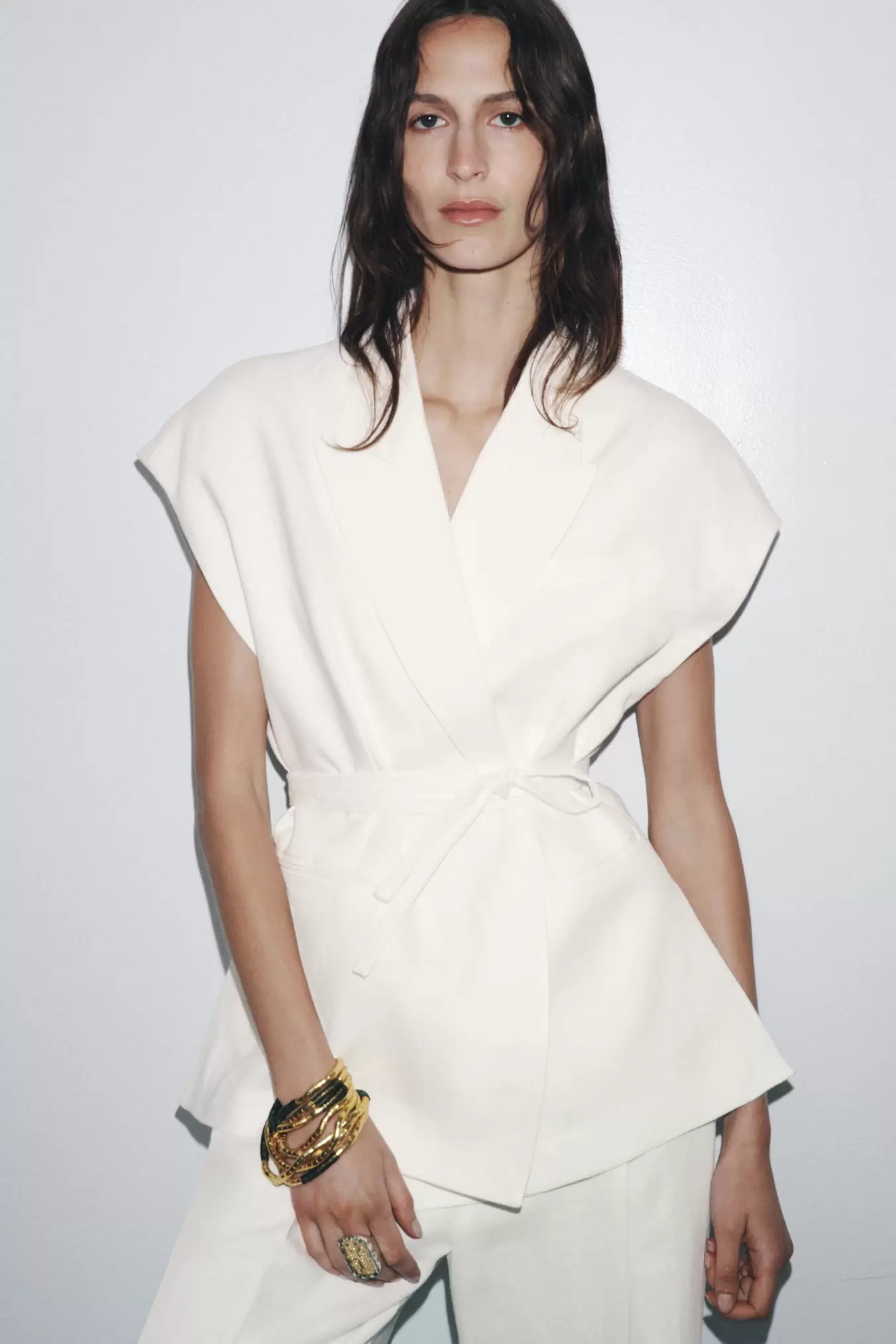 CHALECO CRUZADO CON LINO ZW COLLECTION