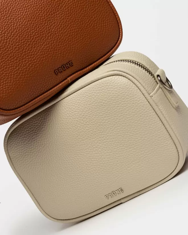 Mini bag Adisa en efecto cuero graneado