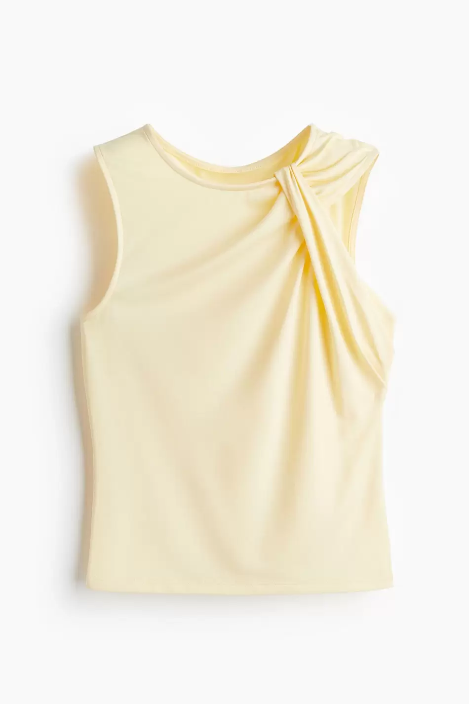 Top con detalle enroscado