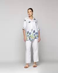 Blusa Mujer Baylee De Lino Con Tulipanes Blanca LineatreBlusa Mujer Baylee De Lino Con Tulipanes Blanca Lineatre