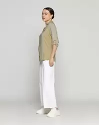 Blusa Mujer Carolina Slim Fit Tela Ligera Verde Fango LineatreBlusa Mujer Carolina Slim Fit Tela Ligera Verde Fango Lineatre