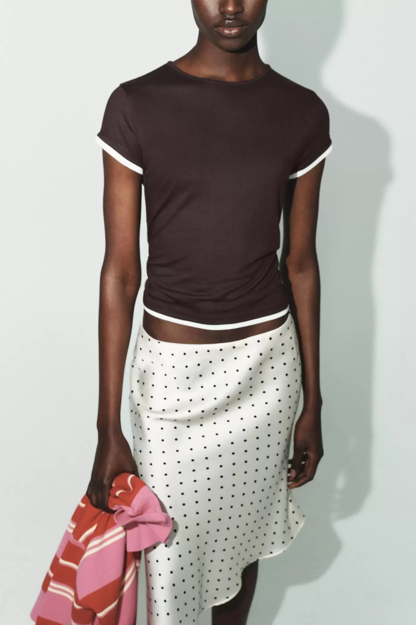 CAMISETA VIVOS CONTRASTE