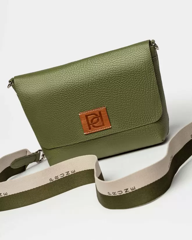 Morral Nina en cuero graneado