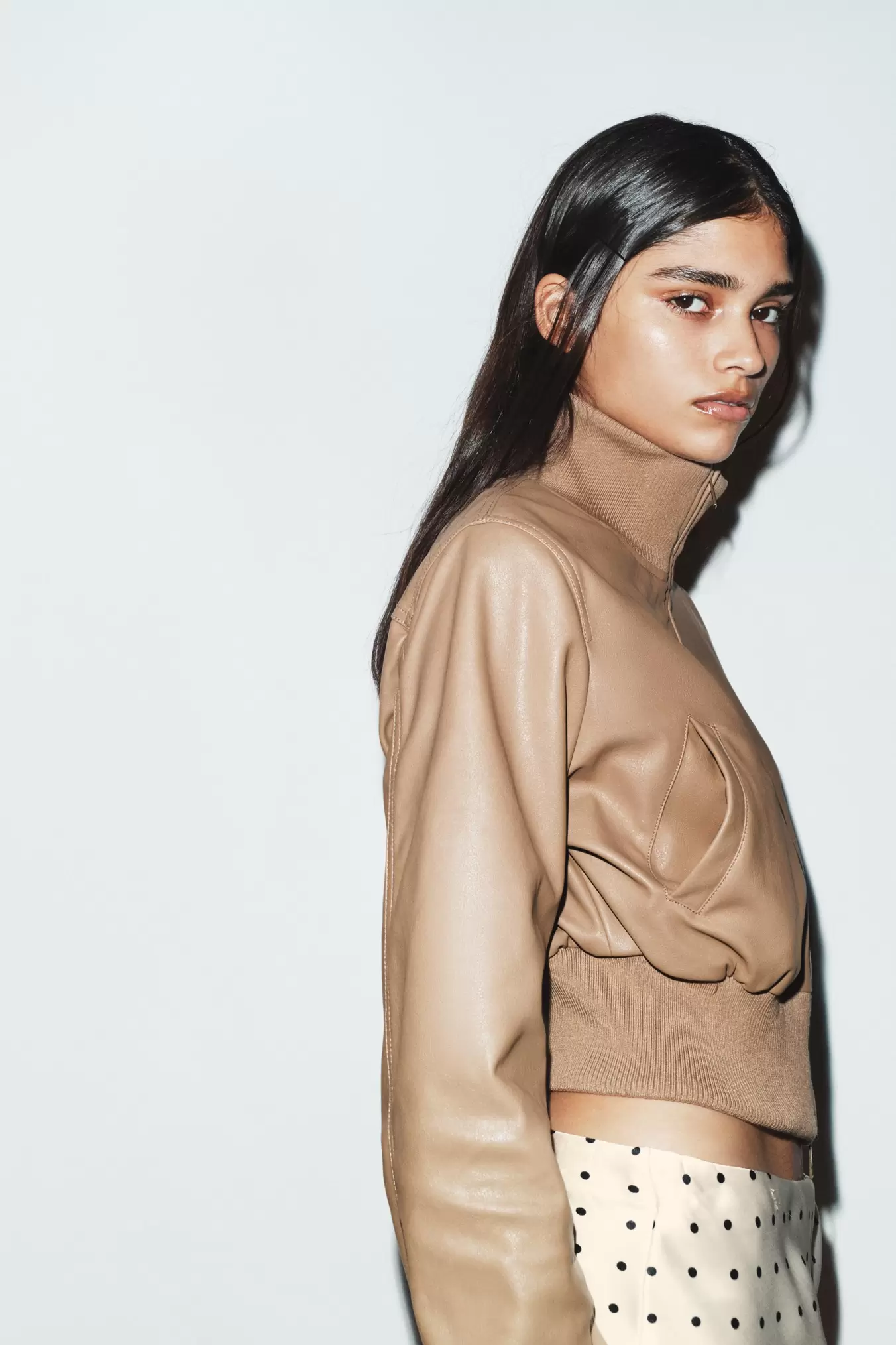 CHAQUETA BOMBER EFECTO PIEL