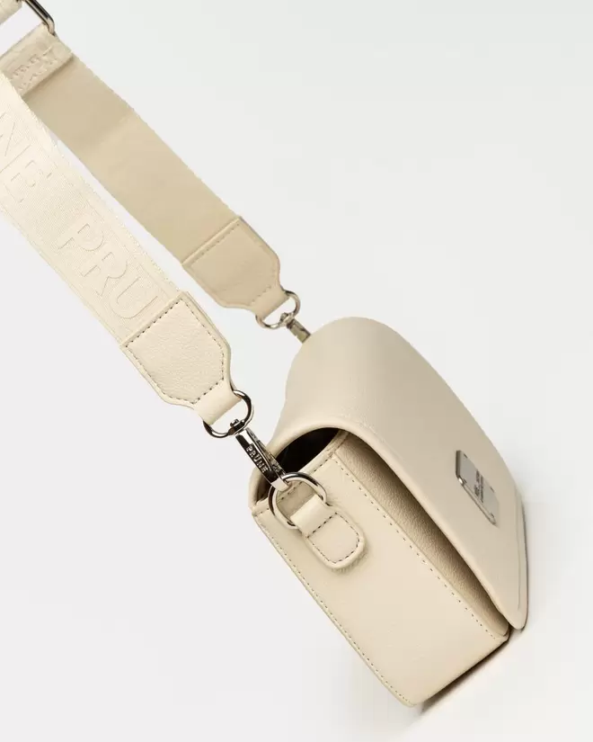 Bandolera The Flap Penny en efecto cuero graneado