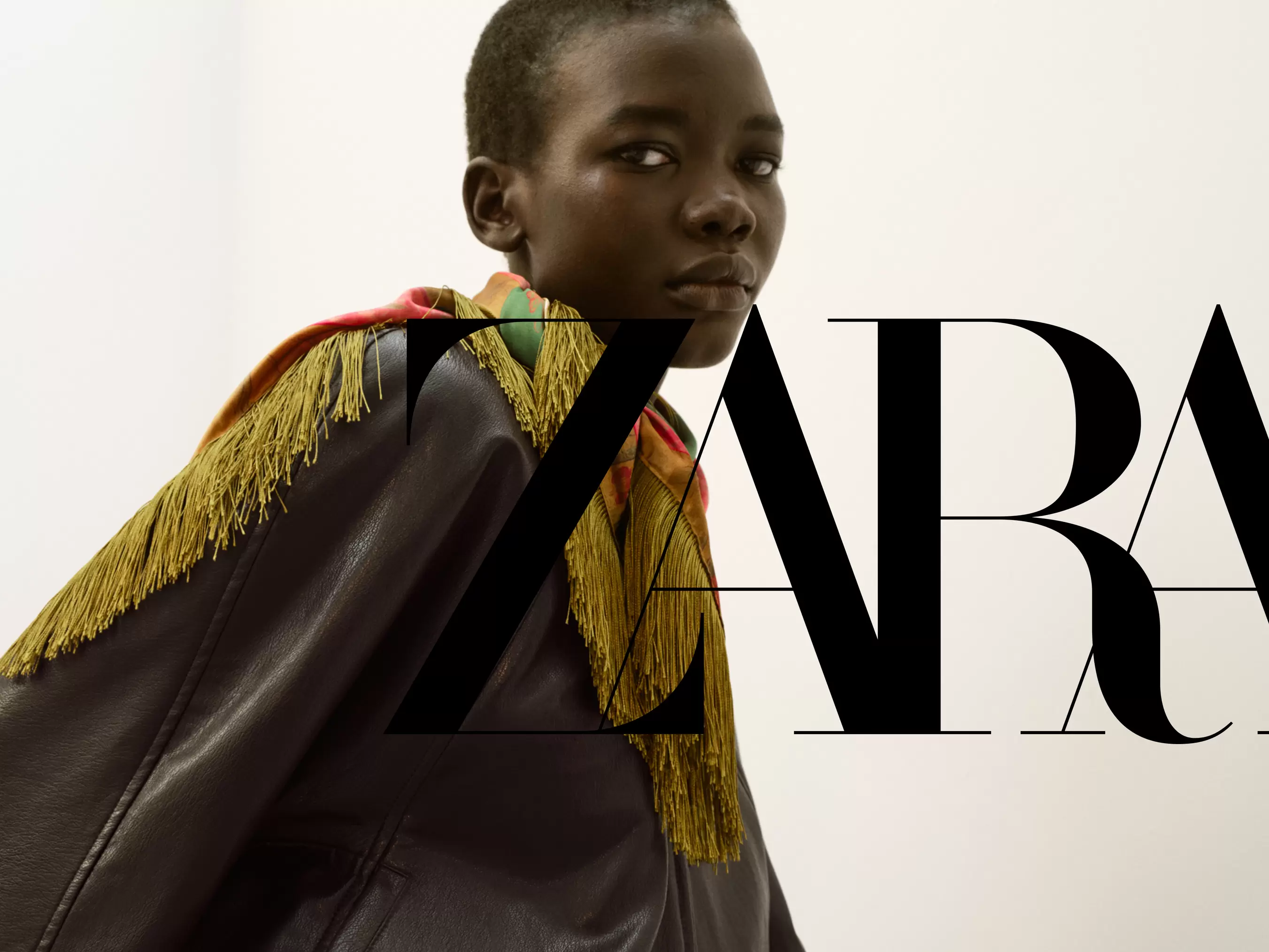 PAÑUELO SATINADO ESTAMPADO FLECOS