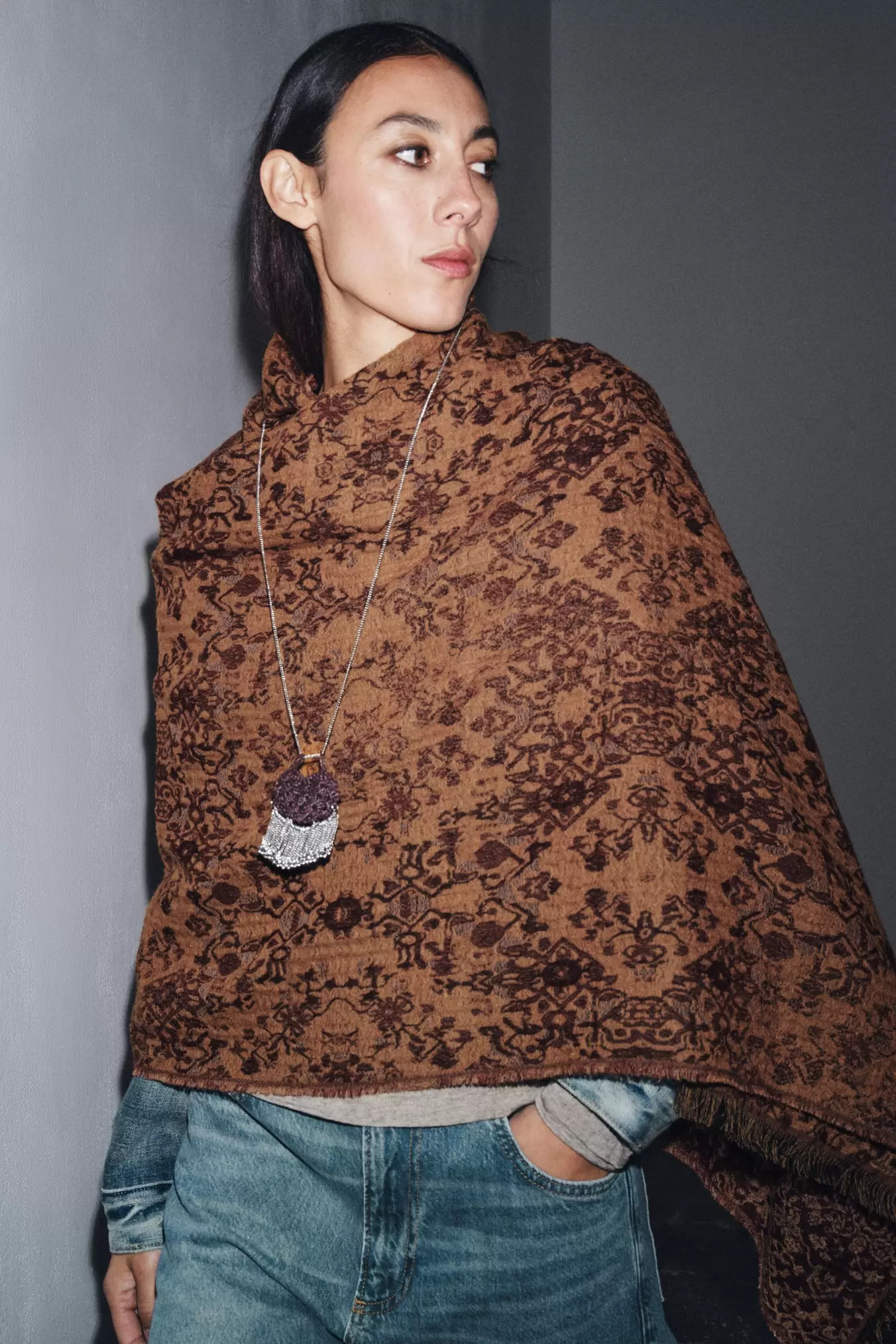 PAÑUELO JACQUARD CON LANA