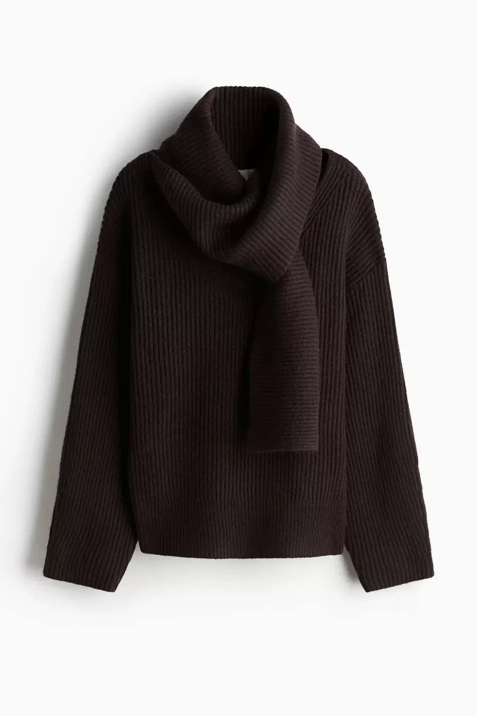 Sweater en punto acanalado con cuello bufanda