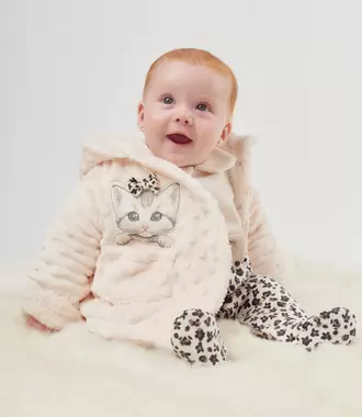 Polerón recién nacida con gatito