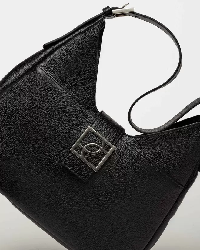 / OUTLET /                                                                         Bolso Signature en cuero graneado